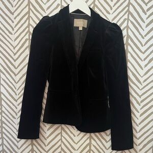 Banana Republic black velvet blazer 🖤 excellent condition; size 2